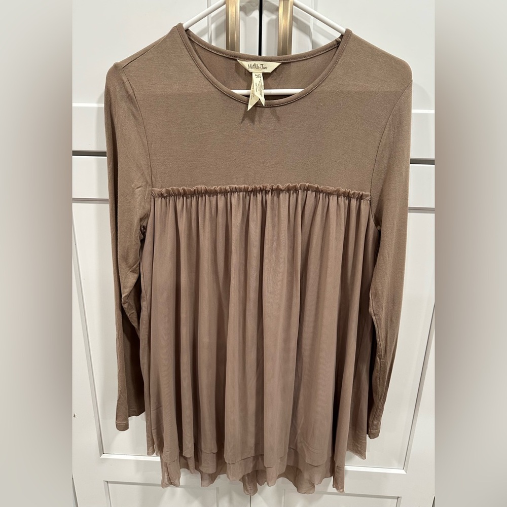 Matilda Jane Once‎ Upon A Time Clairvoyant Tunic Top Women's Size M Taupe/Brown